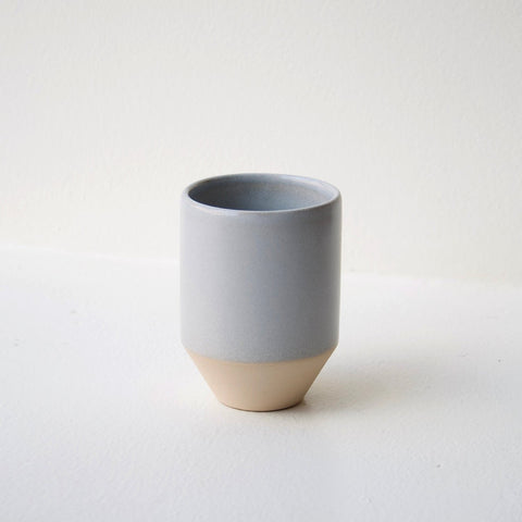 Tall Thin Cup, Gråblå