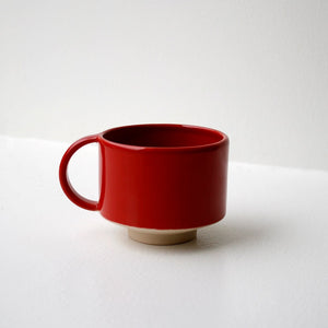 Cup with handle, Red