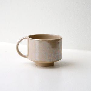 Cup with handle, Mother of pearl